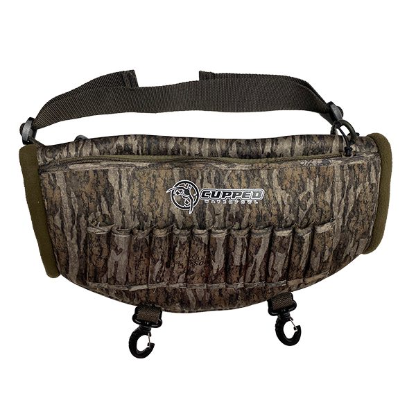 Cupped Waterfowl Camo Wader Storage Bag, Expandable Duck Hunting Wader Bag  with Fold-Out Neoprene Mat and Waterproof Pockets, Mossy Oak Bottomland